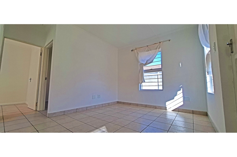 To Let 2 Bedroom Property for Rent in Broadlands Village Western Cape